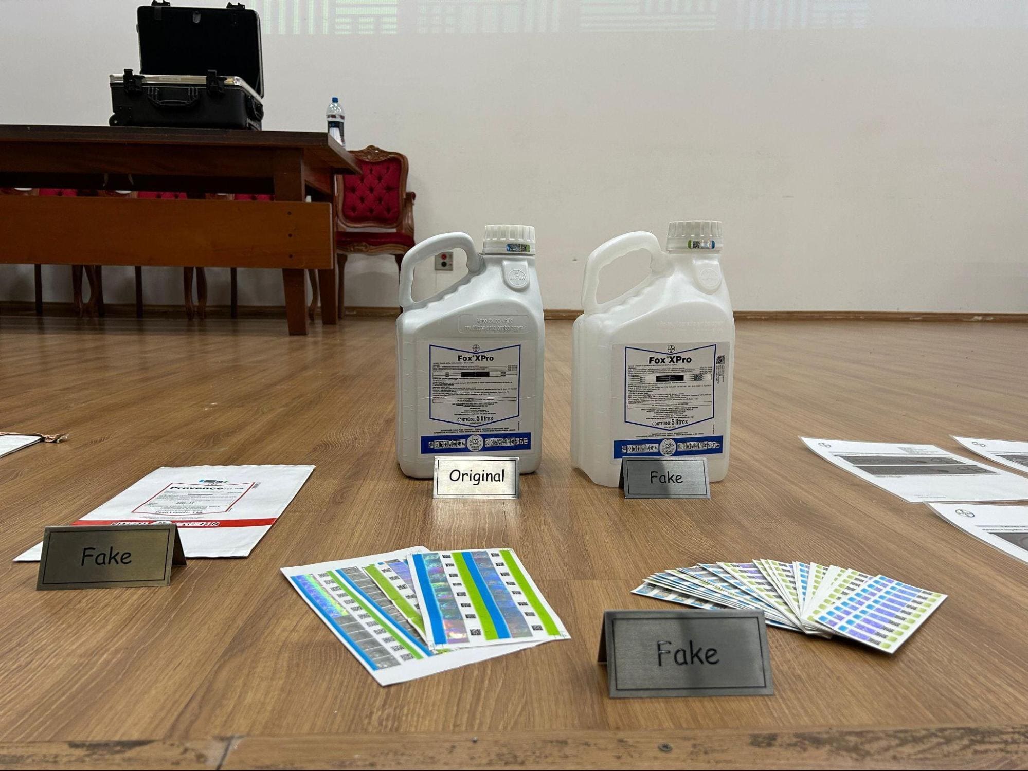 Foto de insumos agrícolas ilegais Foto de insumos agrícolas ilegais