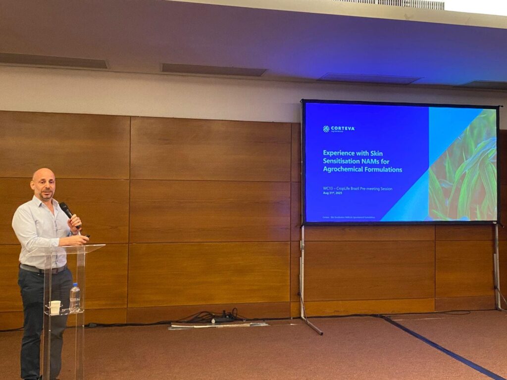 Marco Corvaro, da associada Corteva, exemplificou metologias alternativas vigentes na indústria (Foto: Rafael Cordioli/CLB)